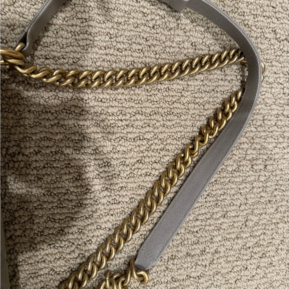 Chanel le boy - Picture 3 of 13